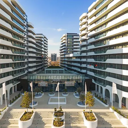 Signature In Odyssey And Pools Apartament *
