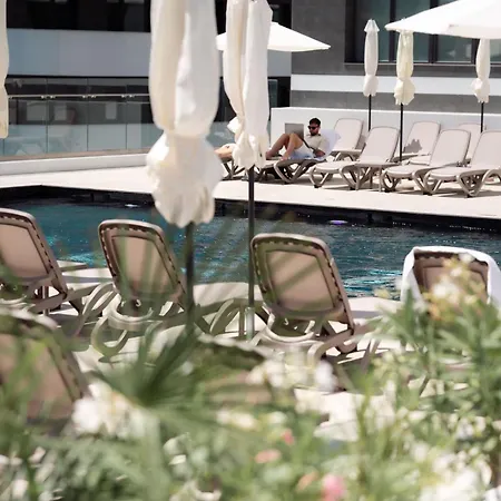 Signature In Odyssey And Pools Năvodari